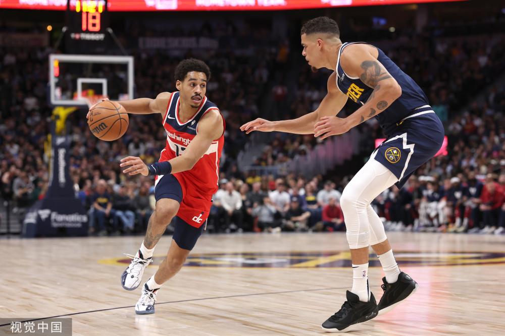 在社交媒体 在社交媒体